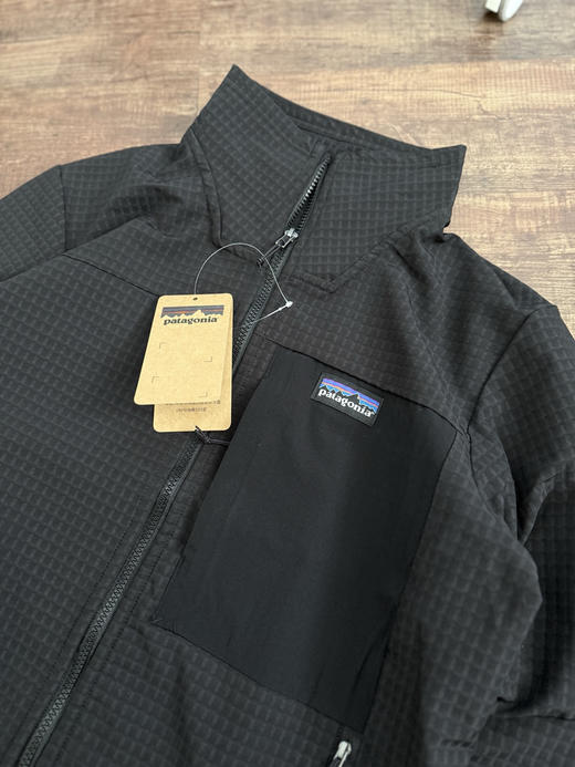 原单正品 Patagonia/巴塔哥尼亚 R2 Techface 25SS  薄款 立领外套户外中间层外套
M~3XL
黑色 藏青  灰色 商品图7
