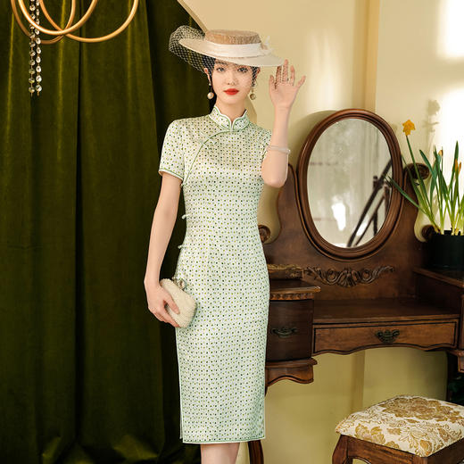 HQ-185高端真丝旗袍2025新款少女花瓣领桑蚕丝改良气质优雅中长款连衣裙 商品图1