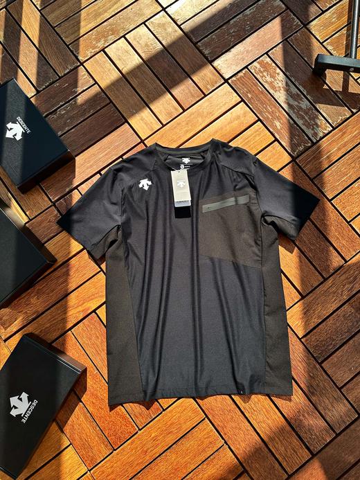 盒装】迪桑特-DESCENTE男士夏季运动健身速干冰丝透气孔短袖T恤 商品图4