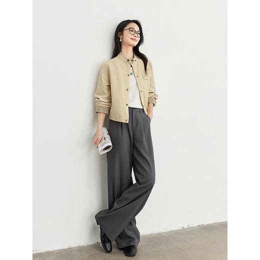 【年货节】熙世界2025春装新款美式复古工装风外套女短款卡其色立领夹克上衣 商品图4