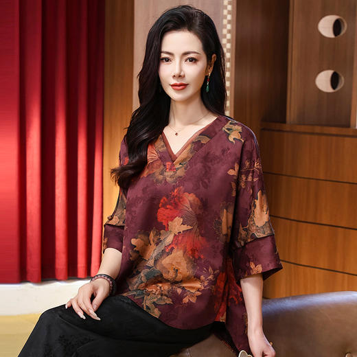 LS-2818真丝香云纱上衣女2025新款夏季V领中袖桑蚕丝拼接复古桑蚕丝 商品图1