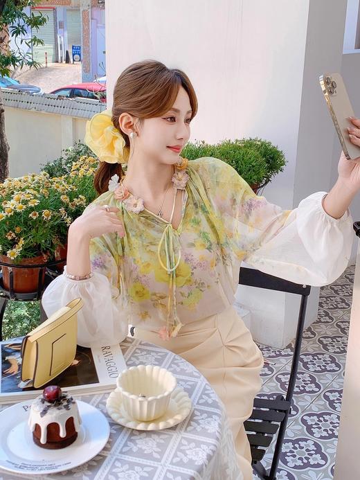 张心子【春日弥漫】轻薄防晒立体花朵显瘦碎花衬衫上衣 U2503048 商品图8