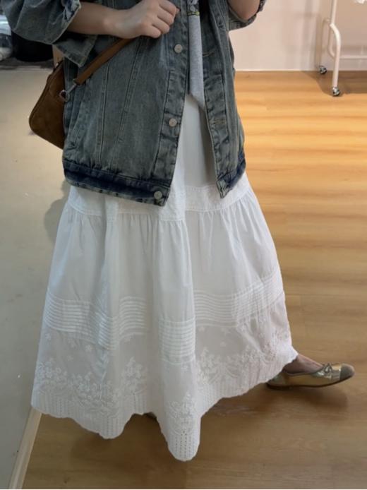 😎【岚可可重工刺绣花边半身裙】它来啦！！！🦉 选用高品质棉质面料，🤩质地柔软亲肤~ 透气性极佳💥，即使在炎热的夏季也能保持清爽舒适  商品图4