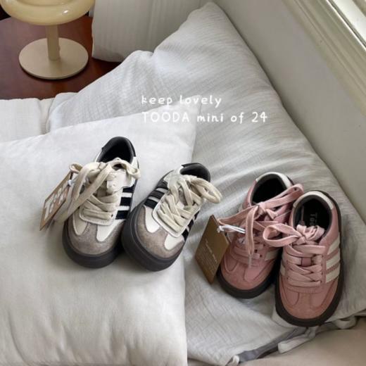 🌷欢乐童年，岁愿相伴【岁愿春季新款经典复古防滑软底轻盈德训鞋SY-D115🌵】 💕岁愿潮流童鞋属于岁愿品牌童鞋家族潮童板块童鞋，🌟 除了良好的品质保证，🌻主打潮流设计，打造潮童新时尚 商品图2