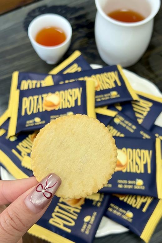 【叮咚熊花生酱夹心饼干】 ✅双重酥脆，匠心工艺 ✅35%+真花生酱，甜咸暴击 ✅原料升级，品质安心 ✅场景百搭，一口治愈 马铃薯+花生酱 商品图4