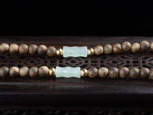 XY0136沉香+翡翠复古雕刻无事牌 商品图8