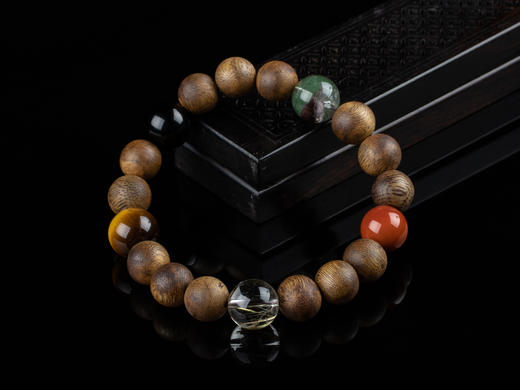 XY0163沉香+五行宝珠手串 商品图0