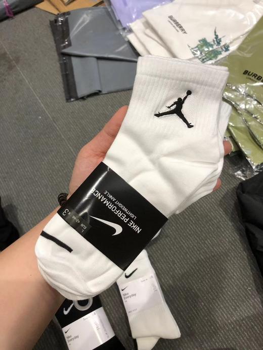 现货 耐克DRI-FIT系列乔丹袜子..专柜小两百三双.. 一年四季款.. 男女同穿..就这一批，卖完不再有... 商品图2