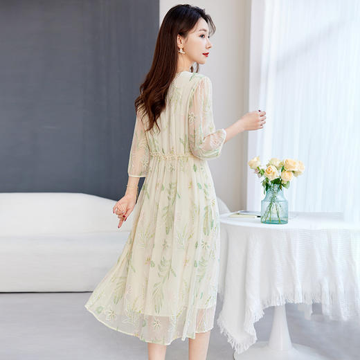 QS-82589180轻奢高端女装真丝激光定位绣花中长裙100%桑蚕丝连衣裙夏9208 商品图2