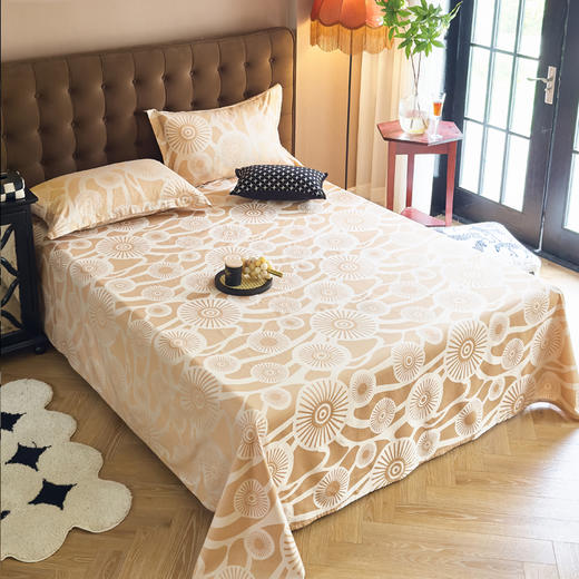 经典大提花四件套【被套：200*230cm   床单：230*250cm床单+枕套一对】 商品图2