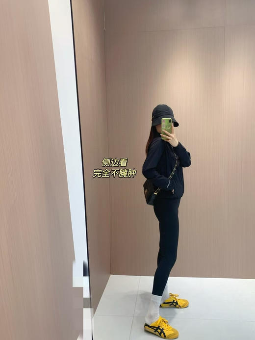 原单正品露露女款户外越野跑步自收纳轻量化皮肤衣，每件都有收纳包可拆卸。原价 1280，只有4 码。 商品图7