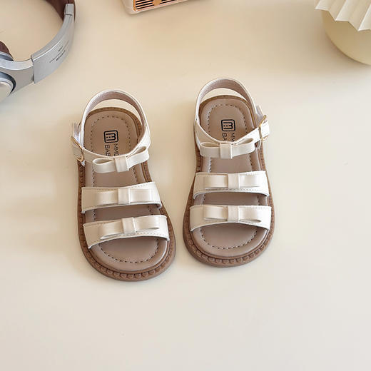 【精致蝴蝶结设计，时尚又可爱】女童露趾魔术贴凉鞋 2025夏季新款 儿童蝴蝶结软底沙滩鞋 中大童鞋子-QQ 商品图2