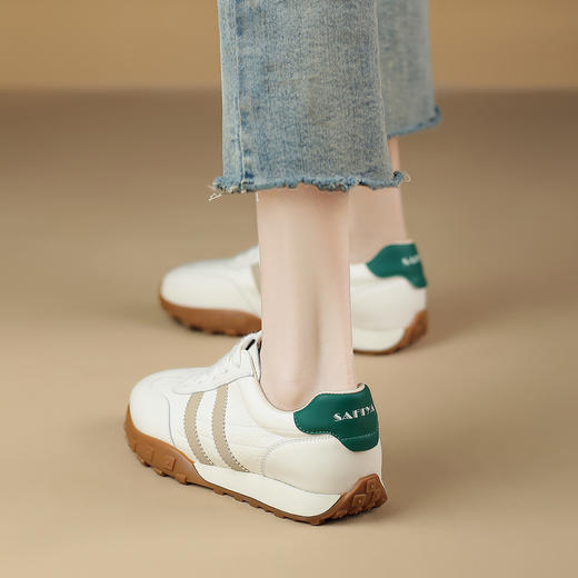 品质好货| Safiya/索菲娅2025学院风厚底运动休闲德训鞋  SF43112792 商品图7