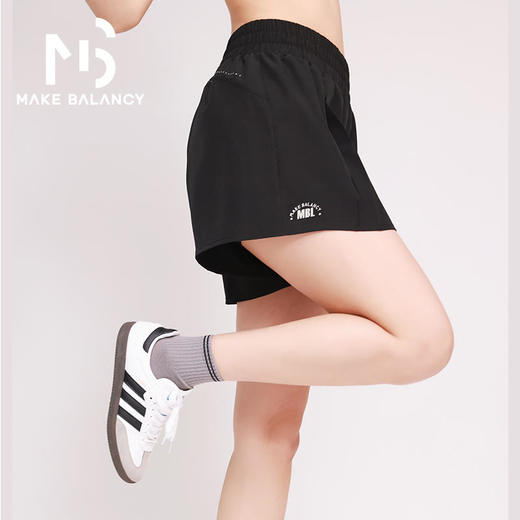 2025春夏Makebalancy/慕柏郦假两件运动短裤带底裤带口袋透气速干弹性修身2357 商品图2