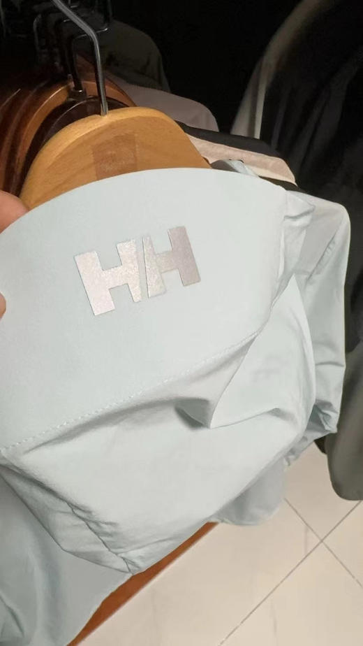 正品HH 海丽汉森皮肤衣。云朵感，超轻盈，原价1380
浅蓝色M-xl
深蓝色s-xxl
绿色s-xxl 商品图4