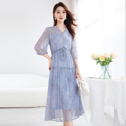 QS-82599580青珮织月丝绸国风绣花桑蚕丝连衣裙女V领中长裙女9580 商品图1