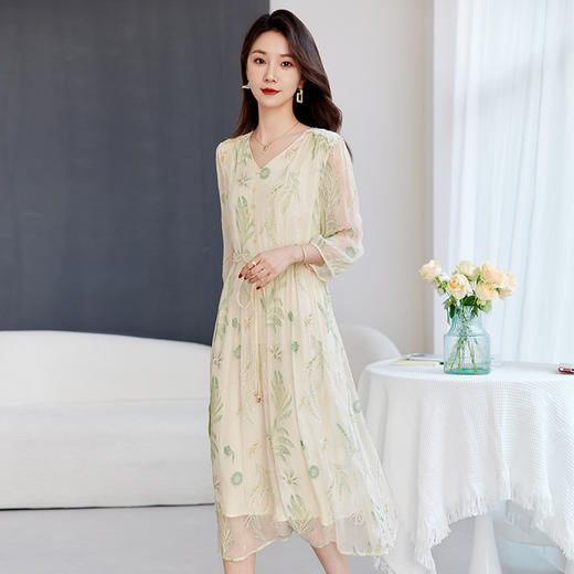 QS-82589180轻奢高端女装真丝激光定位绣花中长裙100%桑蚕丝连衣裙夏9208 商品图3