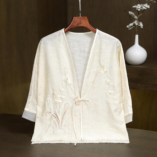 FLZD-气质百搭V领系带绣花中式轻薄外套女装2025夏季国风百搭短款上衣 商品图0