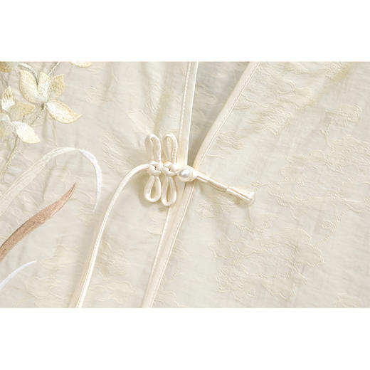 FLZD-气质百搭V领系带绣花中式轻薄外套女装2025夏季国风百搭短款上衣 商品图1