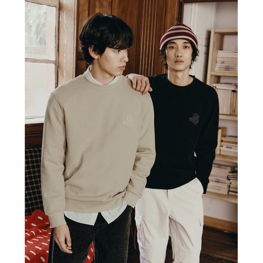 GXG男装 新年系列多色肌理感简约宽松圆领卫衣男士24年春季热卖时尚卫衣 商品图2