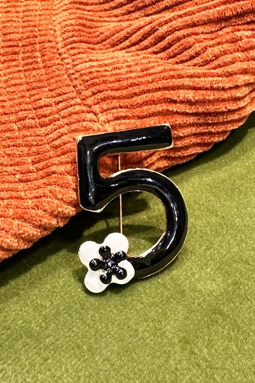 Say Something 小众设计数字5配饰胸针 21459 商品图0