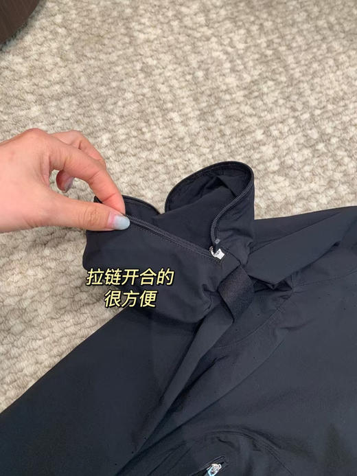 原单正品露露女款户外越野跑步自收纳轻量化皮肤衣，每件都有收纳包可拆卸。原价 1280，只有4 码。 商品图9