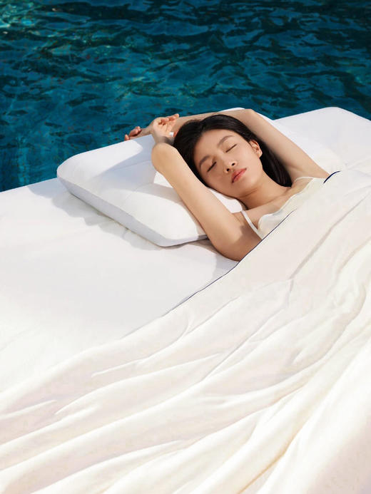 【深睡控温被】亚朵同款 借鉴宇航工艺，植入被芯智能控温，软糯蓬松，恒温好眠，卷装便携，整被可水洗 商品图0