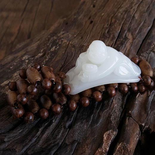 【天然正品】天然俄料细腻一级白油润度佳佛公和田玉手串49.9*22.5*20.0MM（皆取最大值）女士现售价：520特价！160325NJ28 商品图3