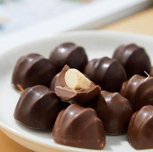 跌破底价原价100现开团39.9秒杀明治巧克力礼盒明治百年配方回购N次日式“空气感”碾压普通巧克力丝滑又香脆一口沦陷基地直邮 商品图1