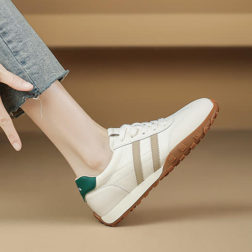 品质好货| Safiya/索菲娅2025学院风厚底运动休闲德训鞋  SF43112792 商品图9