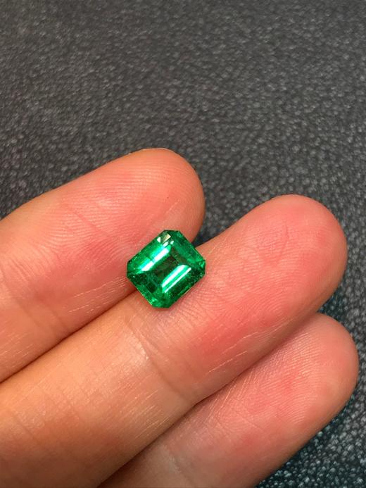 1.54ct刻面祖母绿裸石 商品图1