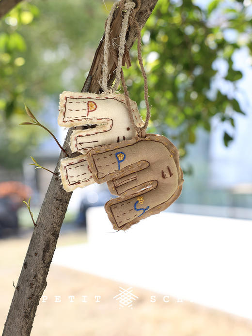 333积分兑换 PETIT SCHAN小闪 胖鸽子 百家布手工刺绣胖鸽子挂件包挂 商品图3