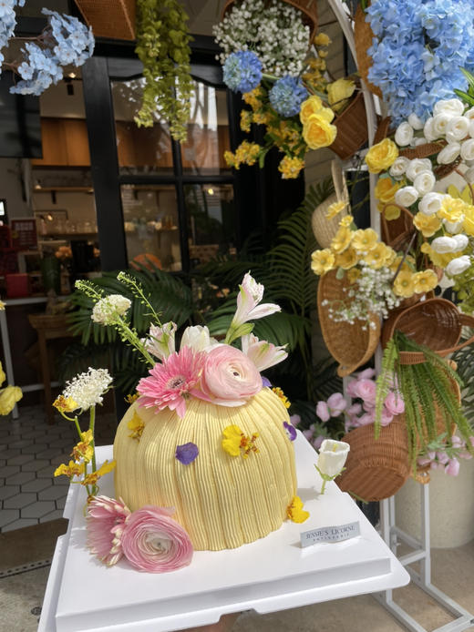 春天花园鲜花装饰蛋糕 商品图0