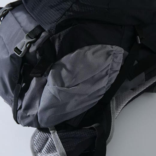 正品瑞士户外大咖猛犸象，外网💲179.95美刀，3D减压背板反光logo休闲健身书包背包户外双肩包
颜色：黑色，绿色，灰色 商品图10