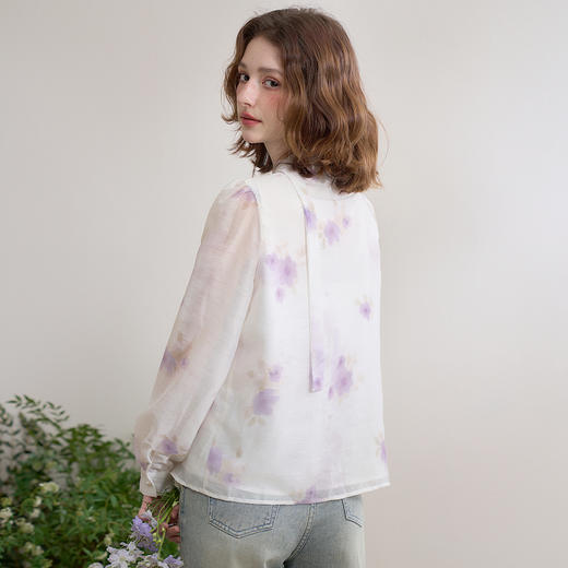 西遇法式v领衬衫女春夏新款宽松灯笼袖系带晕染碎花上衣D0050464 商品图4