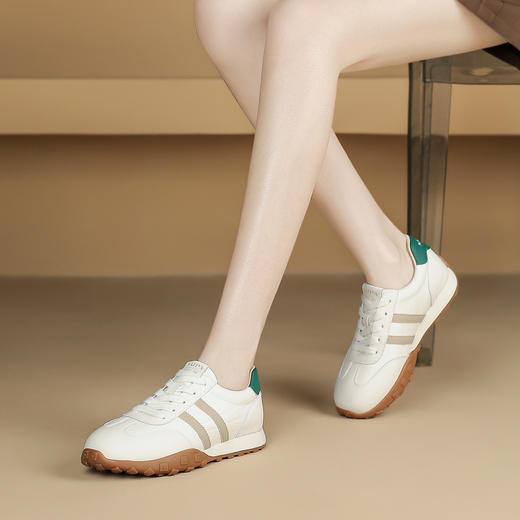 品质好货| Safiya/索菲娅2025学院风厚底运动休闲德训鞋  SF43112792 商品图5