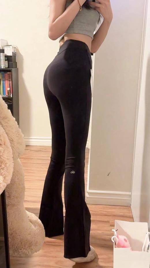 点此购买 Alo女士Yoga腿标喇叭瑜伽裤 my 312902 商品图1