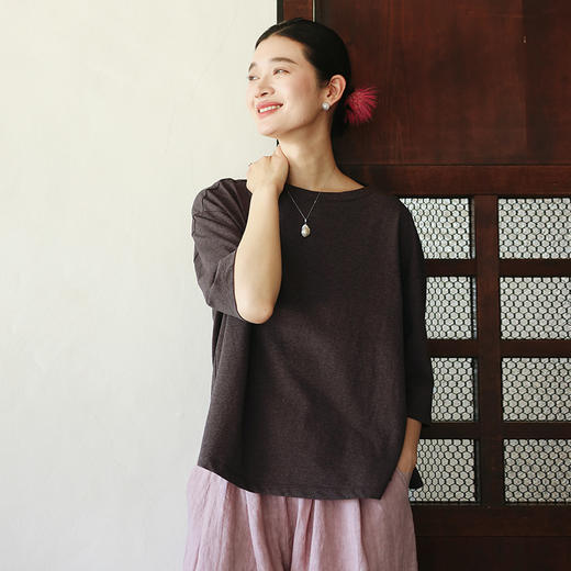 * 绽放旅行女装130朵/全棉花纱肌理叠穿简约一字领开衩透气中袖T恤 商品图1