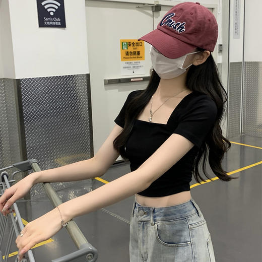 西遇方领修身短款上衣女2025年新款辣妹褶皱收腰正肩短袖t恤SS150218 商品图2