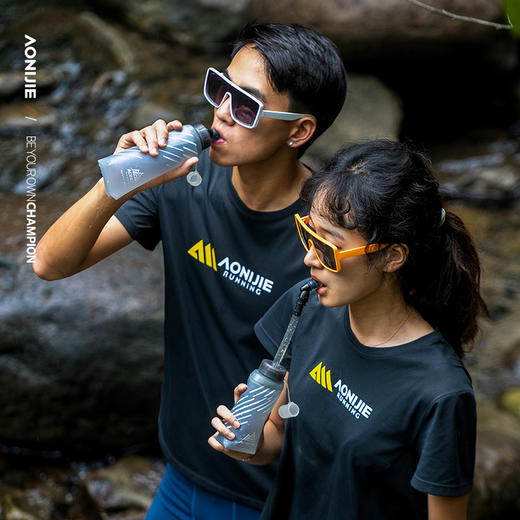 奥尼捷 运动软水壶TPU硅胶咬嘴软水袋健身跑步水杯可折叠户外越野跑水袋 商品图3