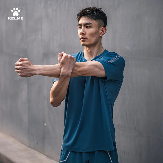 卡尔美KELME新款无束轻行系列男士简约圆领短袖T恤 商品图2