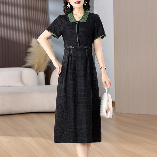 雀说时尚翻领黑色连衣裙新款收腰中长裙AL9143 商品图0