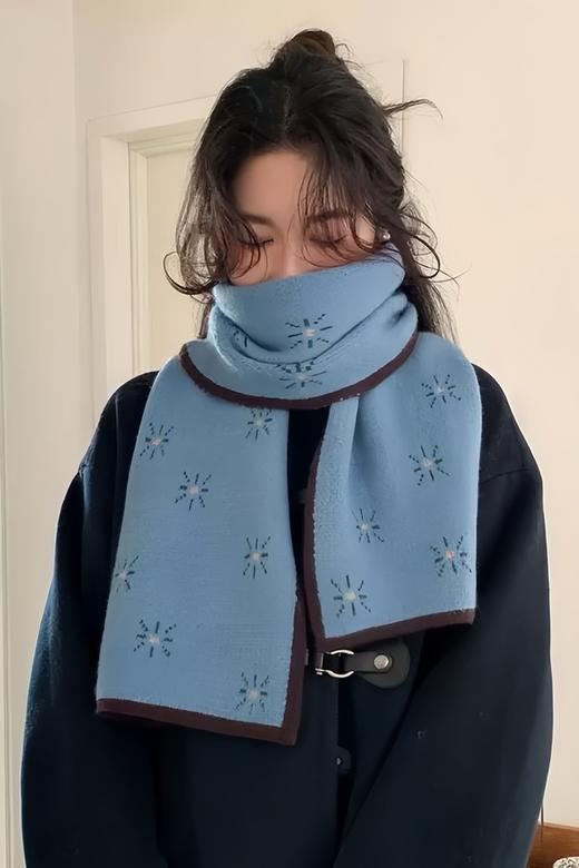 Say Something 蓝色温柔小清新花朵保暖围巾 21763 商品图0