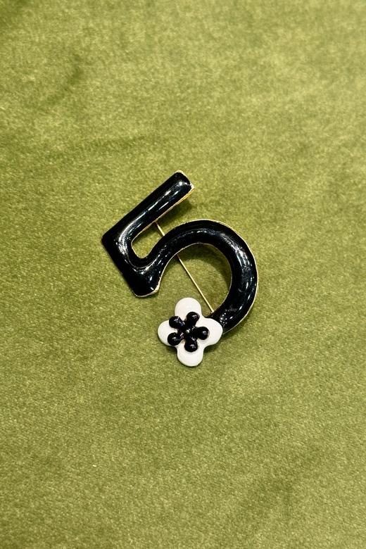 Say Something 小众设计数字5配饰胸针 21459 商品图1