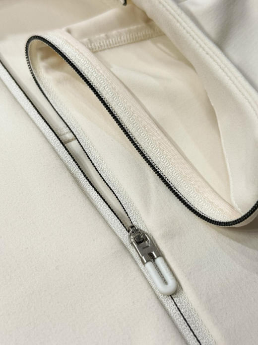 点此购买 迪桑特训练运动女士空气层运动上衣外套 ly 312924 商品图14