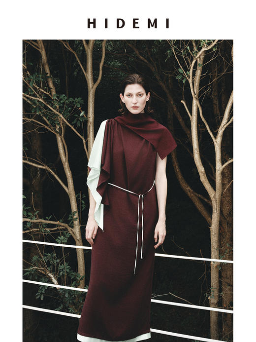HIDEMI 极简不对称飘袖撞色设计感立裁腰带艺术感缎面连衣裙长裙 勃艮第红拼果绿 商品图1