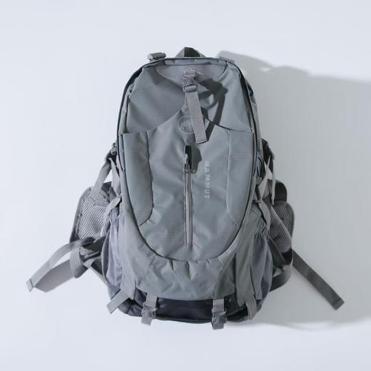 正品瑞士户外大咖猛犸象，外网💲179.95美刀，3D减压背板反光logo休闲健身书包背包户外双肩包
颜色：黑色，绿色，灰色 商品图5