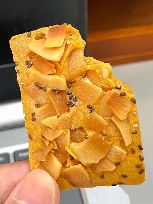 【乐思客布朗尼可可坚果奇亚籽椰子脆片】非油炸🔥健康零食❗️饼干脑袋快冲❗神仙美味小饼干😍一口停不下来！ ✅配料表干净，吃着安心更放心～ ✅非油炸、低温烘烤，健康零食减脂期放心吃  商品图7