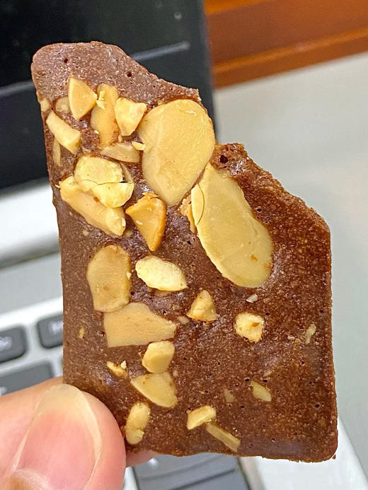 【乐思客布朗尼可可坚果奇亚籽椰子脆片】非油炸🔥健康零食❗️饼干脑袋快冲❗神仙美味小饼干😍一口停不下来！ ✅配料表干净，吃着安心更放心～ ✅非油炸、低温烘烤，健康零食减脂期放心吃  商品图9