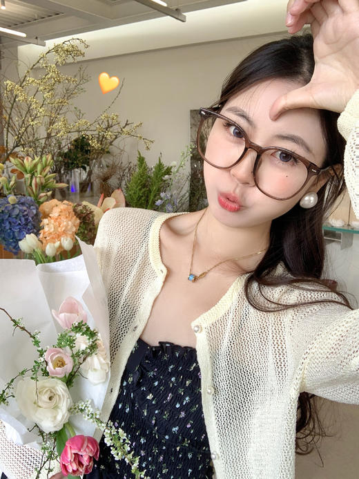 <曾小咸推荐>现货秒杀！卖完不补 ！微信粉丝打折价！！2色短款镂空防晒开衫 日常129.99/件 立减60 秒杀69.99/件！！ 商品图13